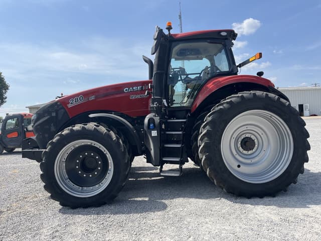 Image of Case IH Magnum 280 equipment image 4