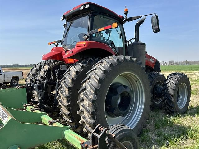 Image of Case IH Magnum 310 equipment image 4