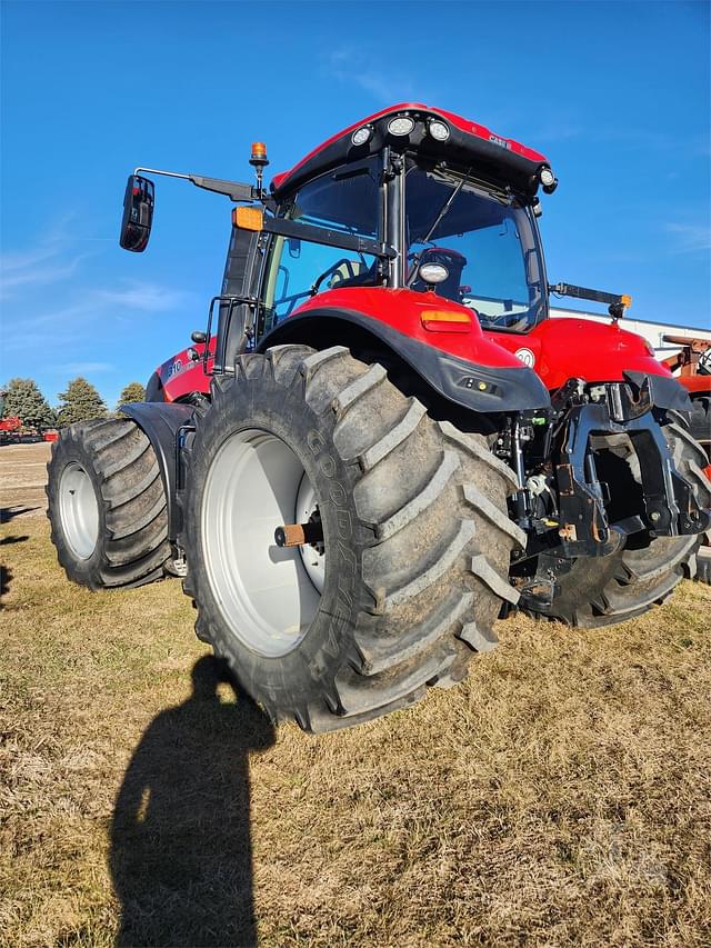 Image of Case IH Magnum 310 equipment image 2