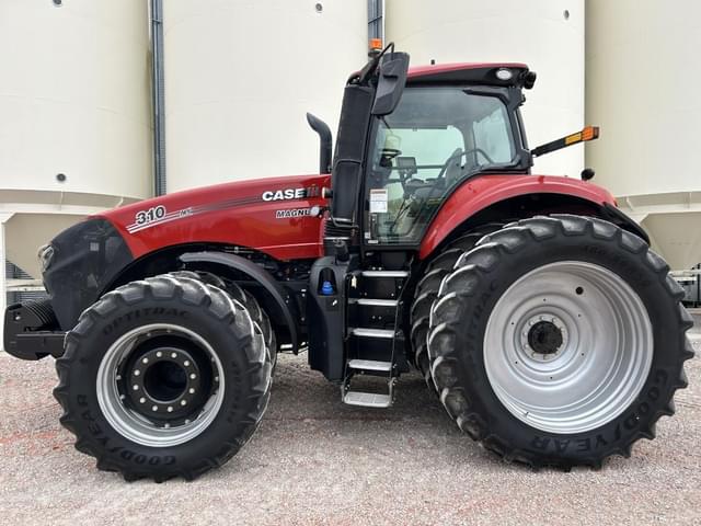 Image of Case IH Magnum 310 equipment image 2
