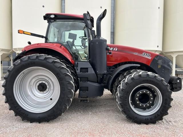 Image of Case IH Magnum 310 equipment image 3