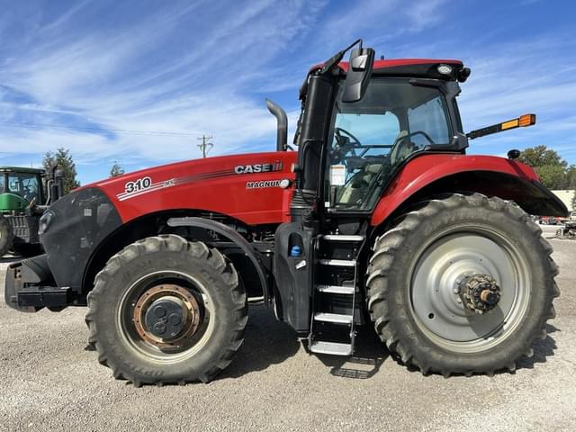 Image of Case IH Magnum 310 equipment image 2