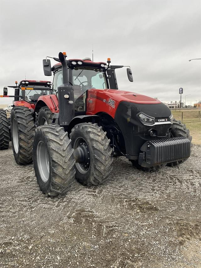 Image of Case IH Magnum 310 equipment image 3