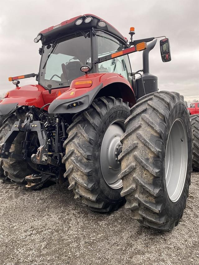 Image of Case IH Magnum 310 equipment image 4