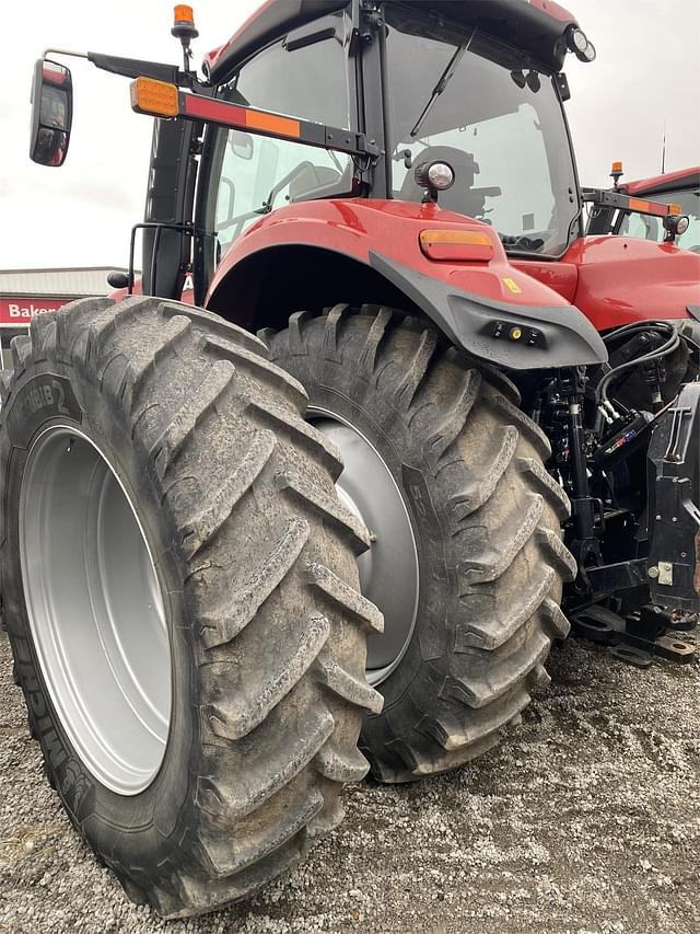 Image of Case IH Magnum 310 equipment image 4