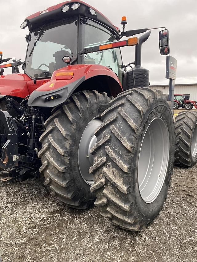 Image of Case IH Magnum 310 equipment image 3