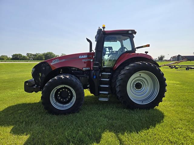 Image of Case IH Magnum 310 equipment image 4