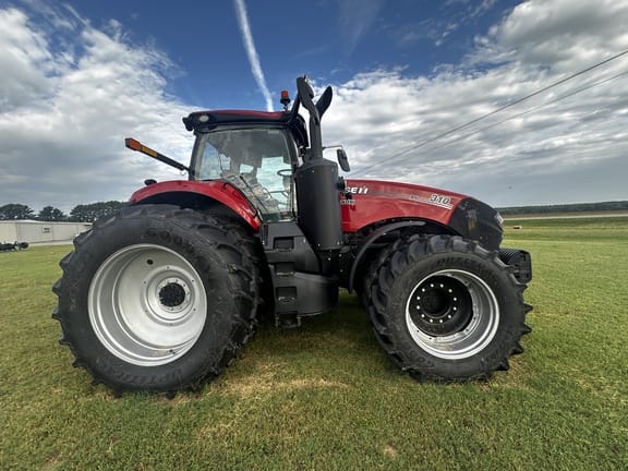 2022 Case IH Magnum 310 Equipment Image0