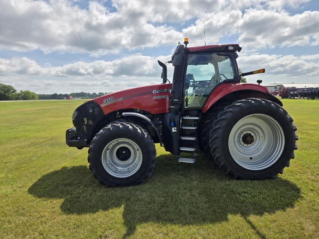 Image of Case IH Magnum 310 equipment image 4