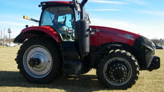 Image of Case IH Magnum 310 equipment image 4