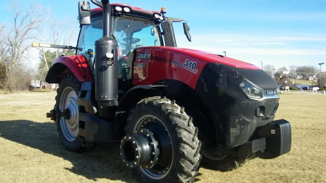 Image of Case IH Magnum 310 equipment image 3