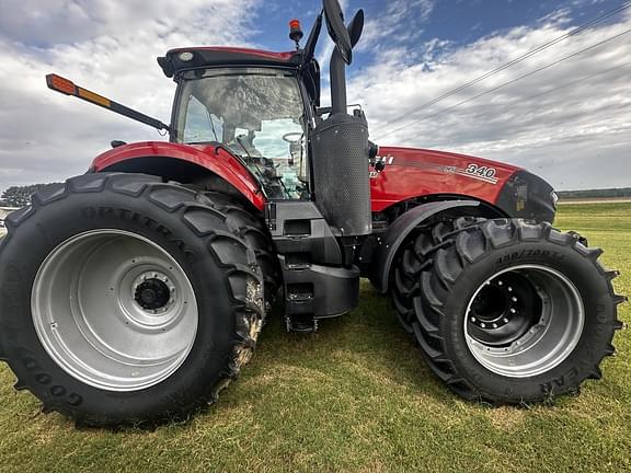 Image of Case IH Magnum 340 Primary image