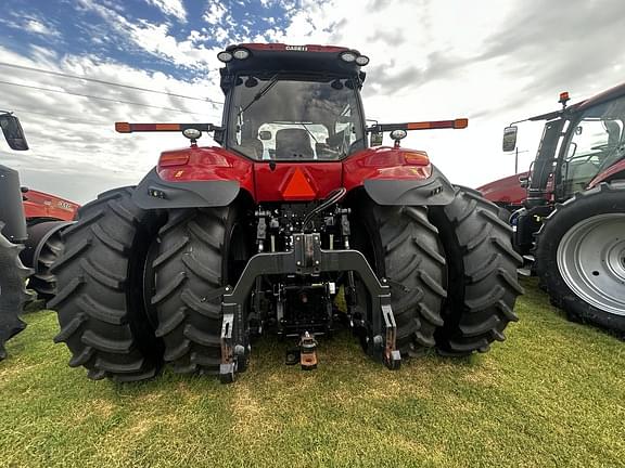 Image of Case IH Magnum 340 equipment image 4