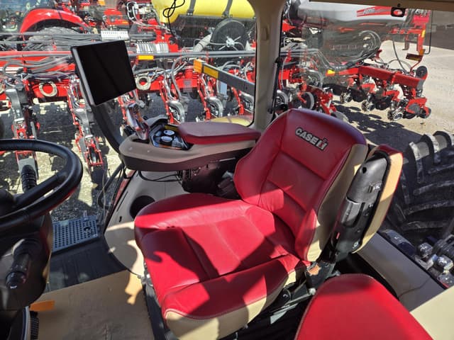 Image of Case IH Magnum 340 equipment image 4