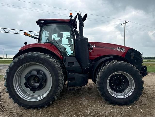 Image of Case IH Magnum 340 equipment image 3