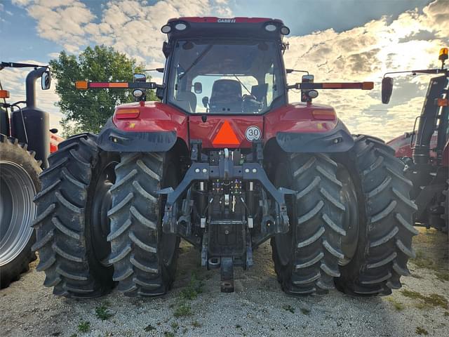 Image of Case IH Magnum 340 equipment image 3