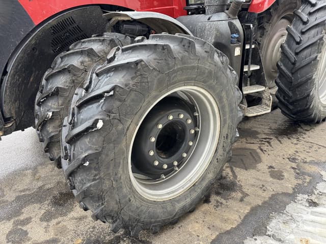 Image of Case IH Magnum 340 equipment image 4