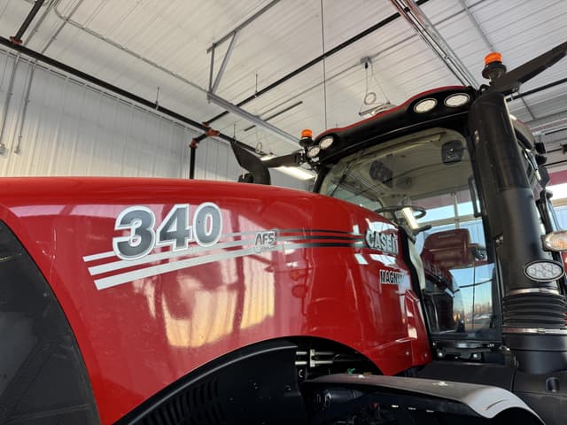 Image of Case IH Magnum 340 equipment image 2