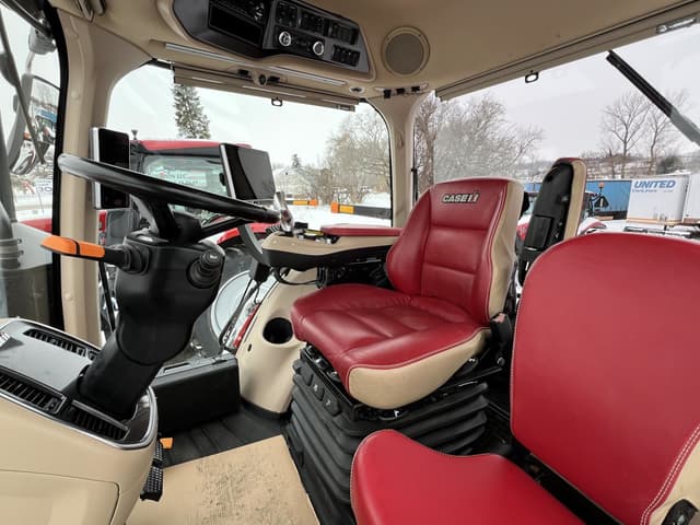 Image of Case IH Magnum 340 equipment image 4