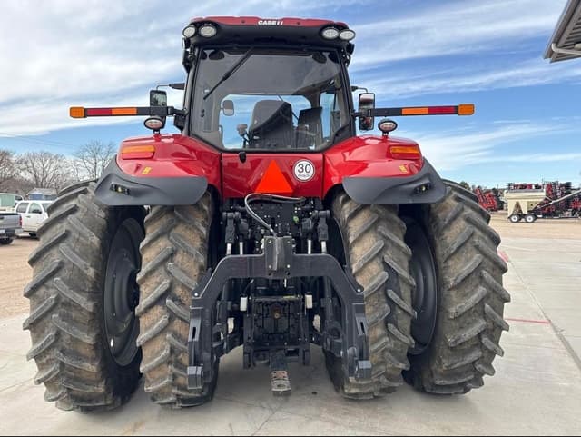 Image of Case IH Magnum 340 equipment image 4