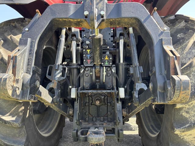 Image of Case IH Magnum 340 equipment image 4