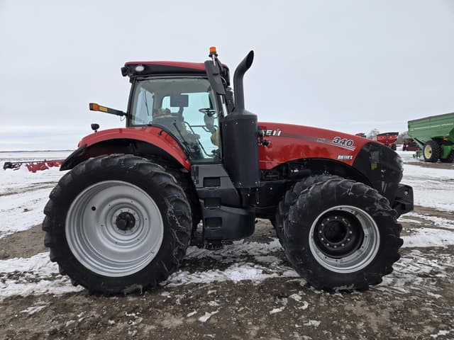 Image of Case IH Magnum 340 equipment image 4