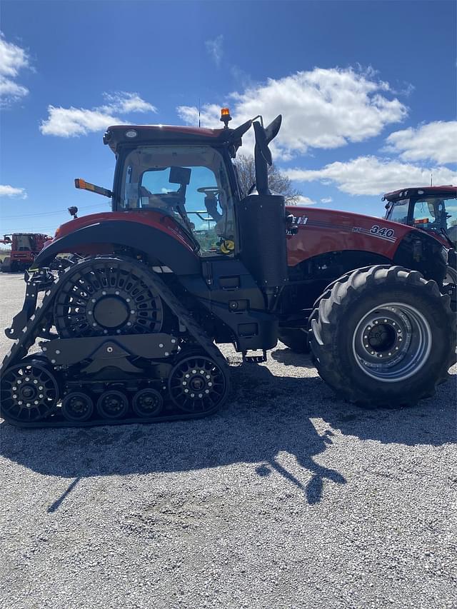 Image of Case IH Magnum 340 Rowtrac equipment image 4