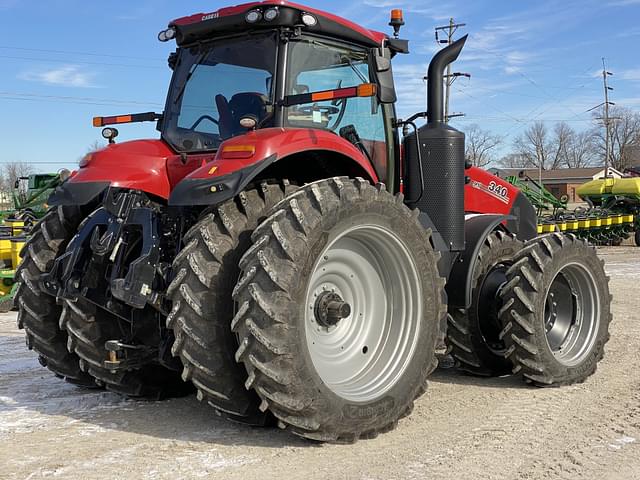 Image of Case IH Magnum 340 equipment image 2