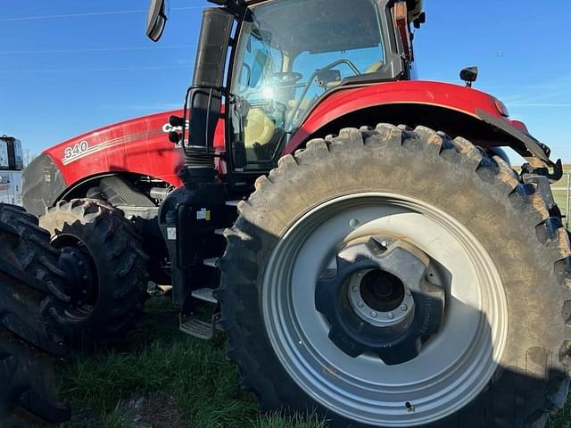 Image of Case IH Magnum 340 equipment image 1