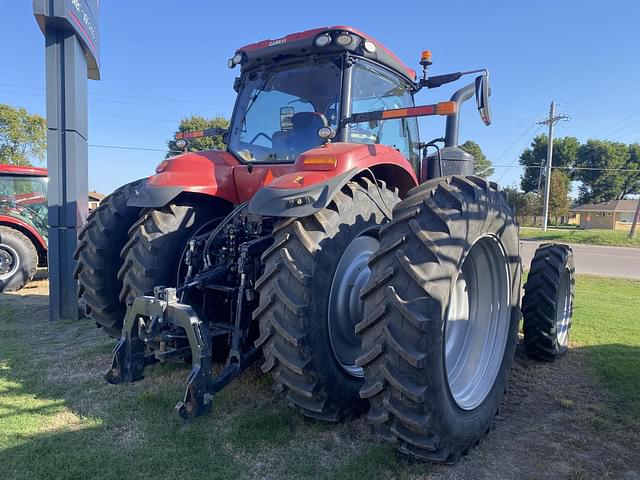 Image of Case IH Magnum 340 equipment image 4