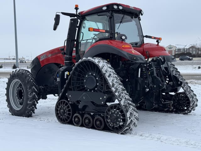 Image of Case IH Magnum 340 Rowtrac equipment image 3