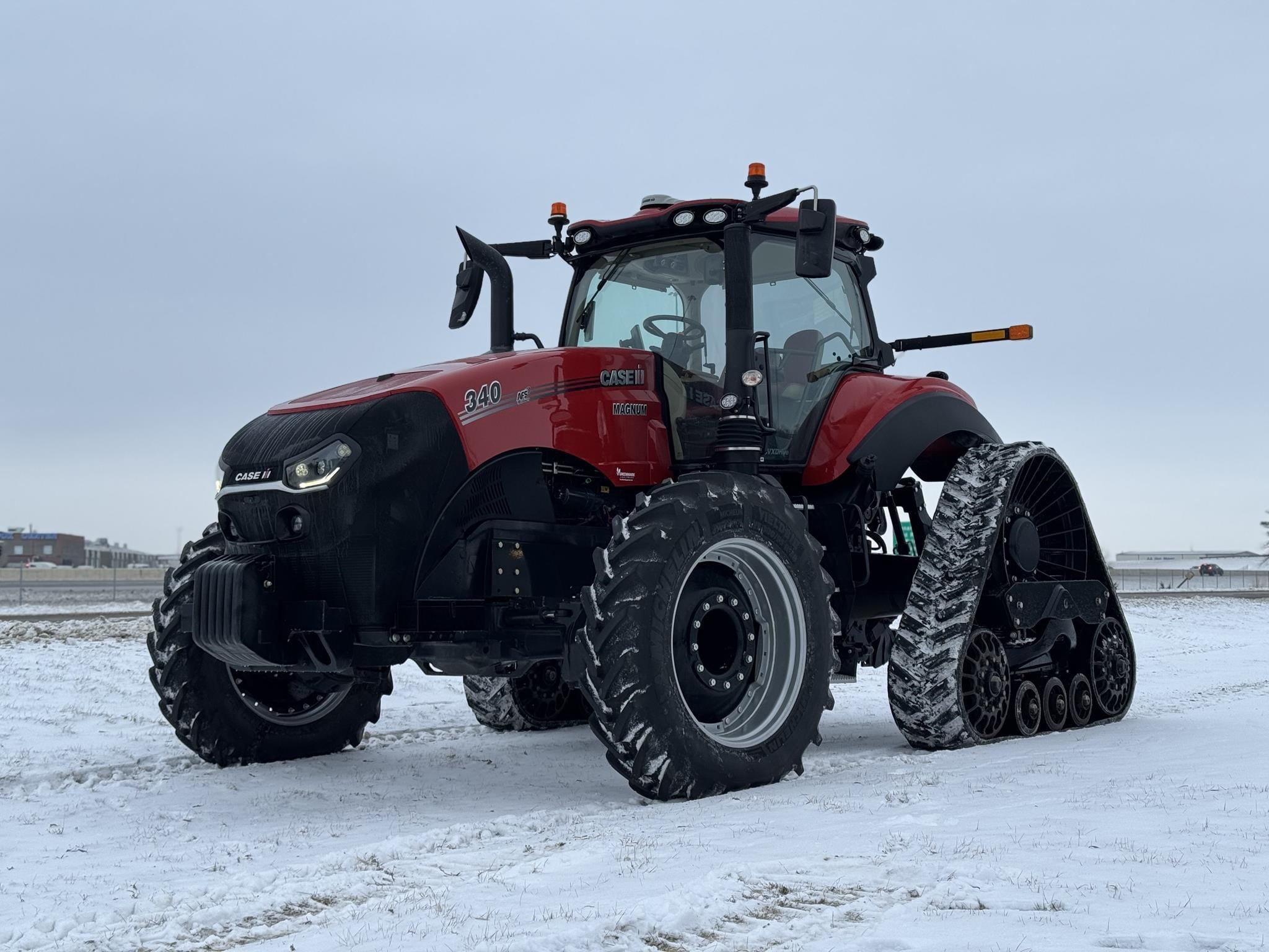 2022 Case IH Magnum 340 Rowtrac Equipment Image0