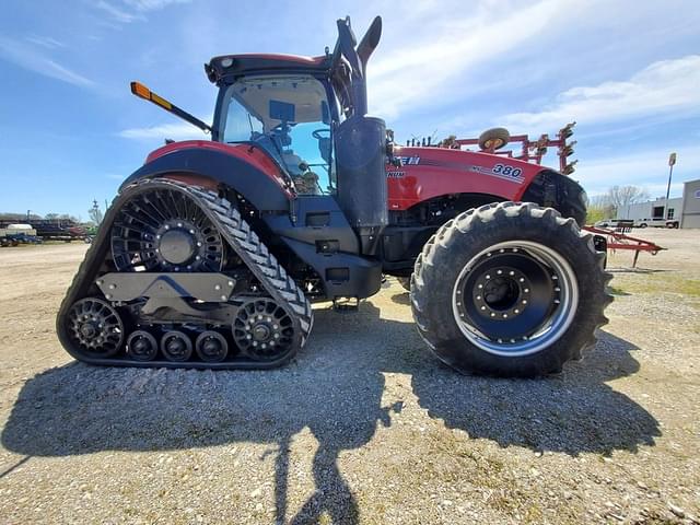 Image of Case IH Magnum 380 RowTrac equipment image 4