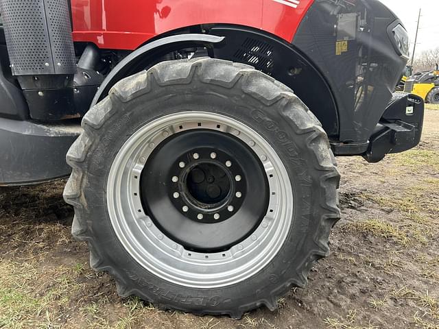 Image of Case IH Magnum 380 equipment image 4