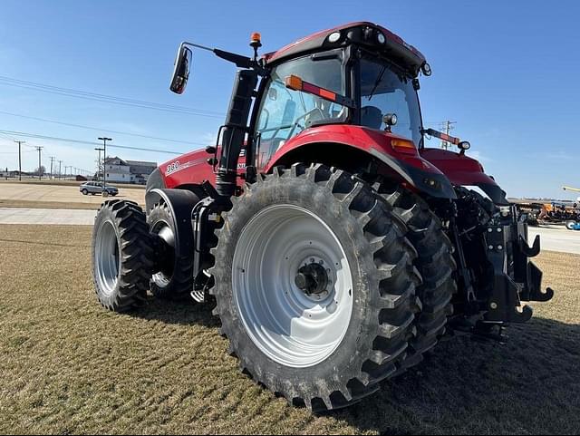 Image of Case IH Magnum 380 equipment image 4