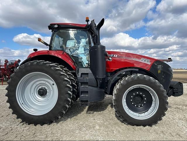 Image of Case IH Magnum 380 equipment image 1