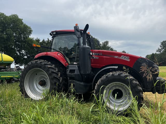 Image of Case IH Magnum 380 equipment image 1