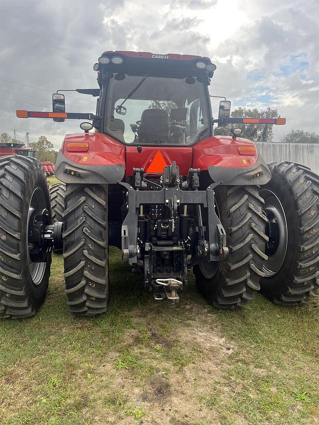 Image of Case IH Magnum 400 equipment image 1