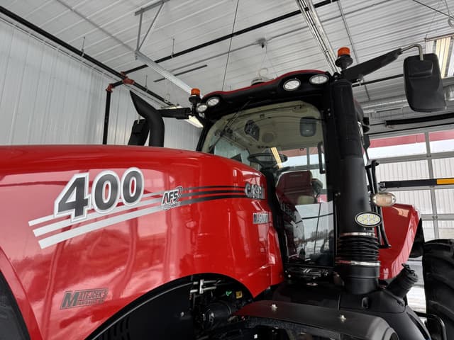 Image of Case IH Magnum 400 equipment image 1