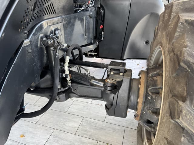 Image of Case IH Magnum 400 Rowtrac equipment image 4