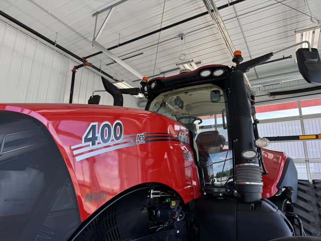 Image of Case IH Magnum 400 Rowtrac equipment image 1