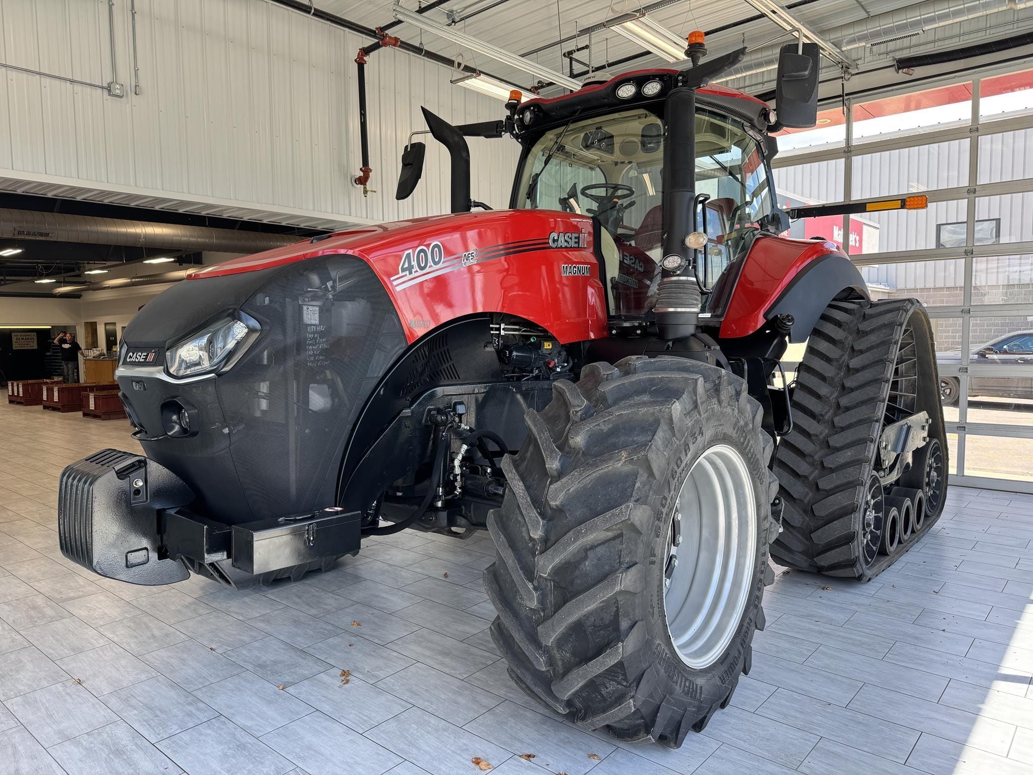 2022 Case IH Magnum 400 Rowtrac Equipment Image0