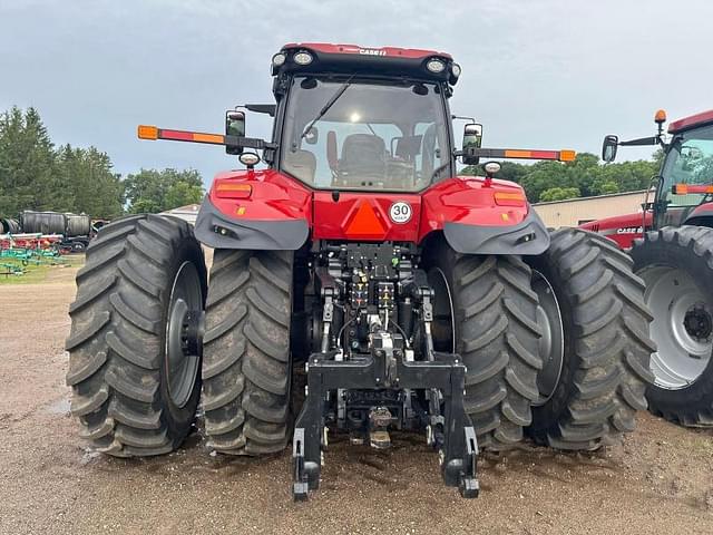 Image of Case IH Magnum 400 equipment image 4