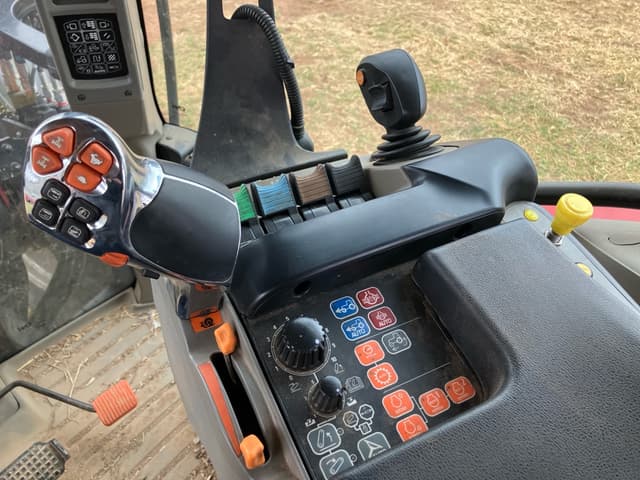 Image of Case IH Maxxum 125 equipment image 3