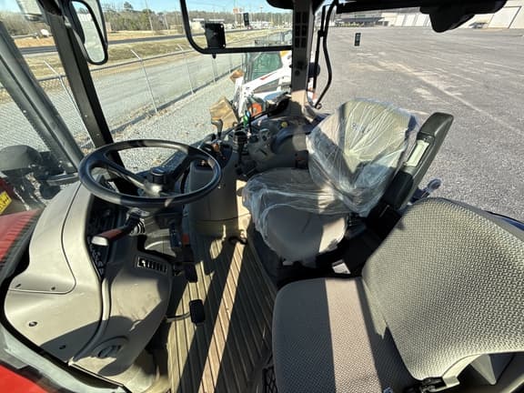 Image of Case IH Maxxum 125 equipment image 3