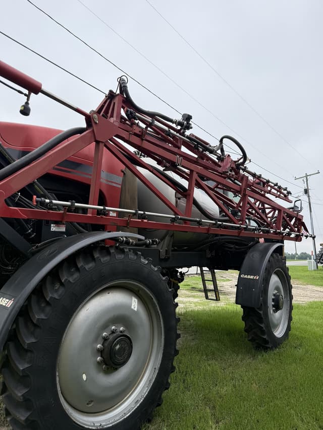 Image of Case IH Patriot 3340 equipment image 2