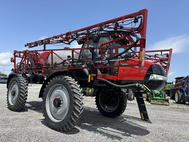 Image of Case IH Patriot 3340 equipment image 1