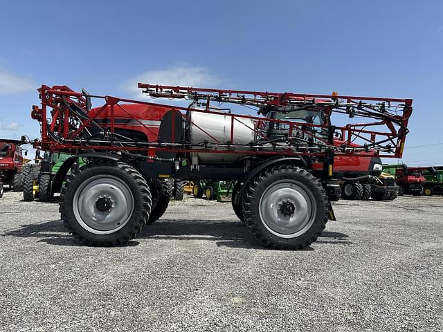 Image of Case IH Patriot 3340 equipment image 3