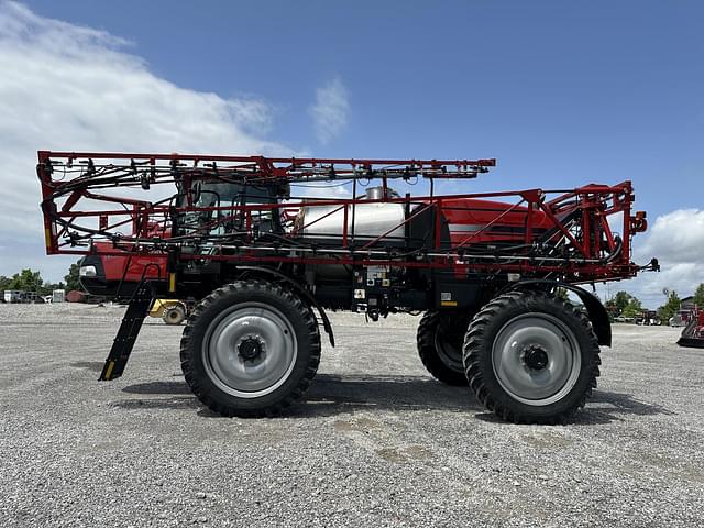 Image of Case IH Patriot 3340 equipment image 2