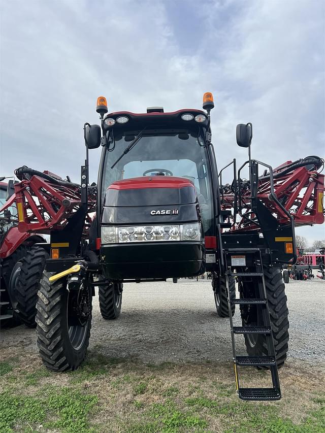 Image of Case IH 3340 Patriot equipment image 2